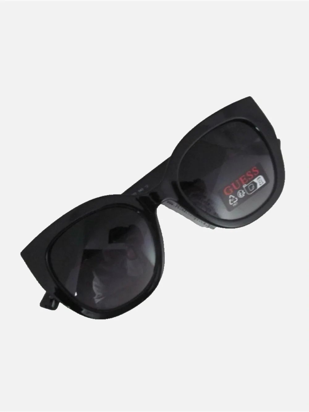 GUESS Black Oversized Cat-Eye Sunglasses with Logo Temples